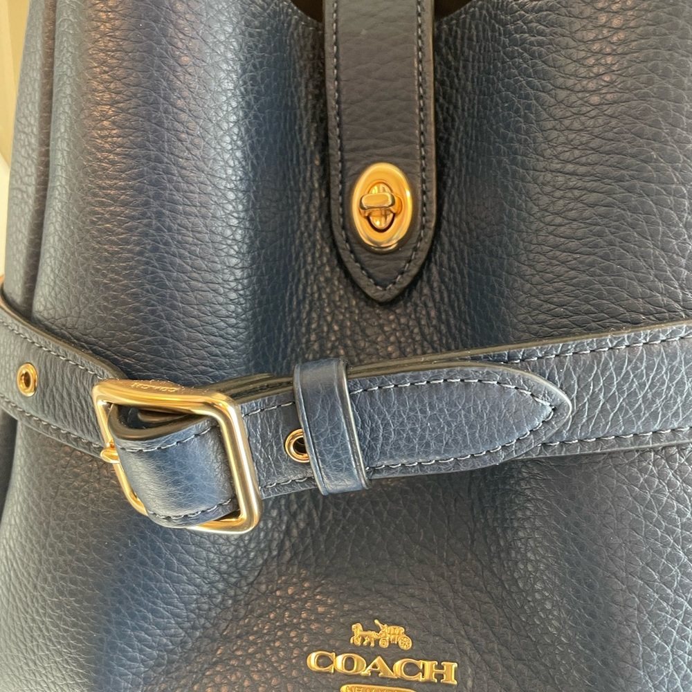 Coach Navy Blue Leather Hobo Shoulder Bag with Gold Hardware - Picture 3 of 7